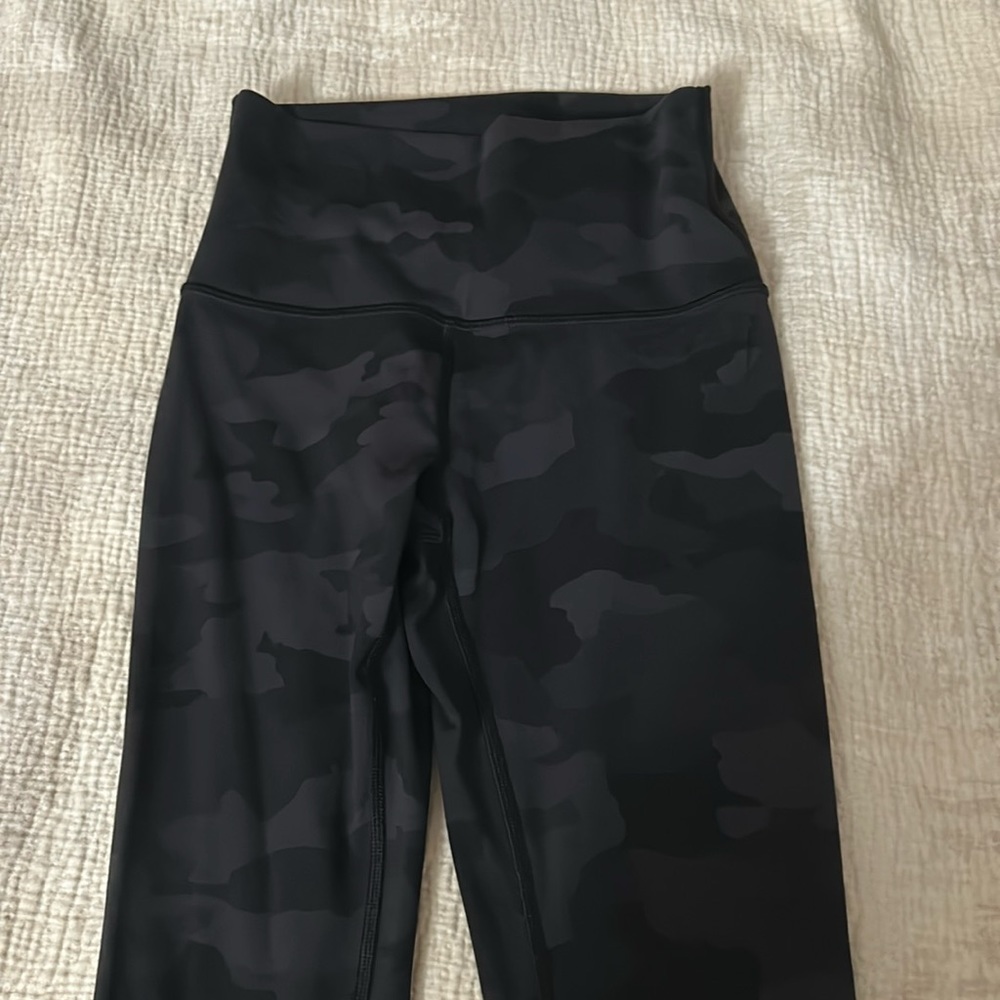 Lululemon Black Camo High-Rise Leggings Size 2